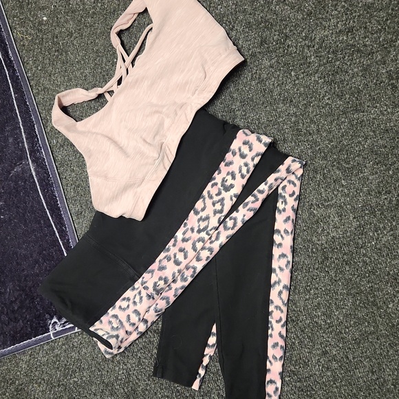 Lot Work out bras, yoga pants, leggings, tanks BULK LOT medium Vs Pink - Picture 1 of 7